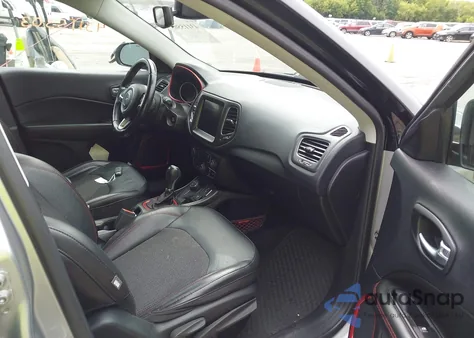 2020 Jeep Compass Trailhawk 4X4 из США, поврежденный, VIN 3C4NJDDB6LT155715